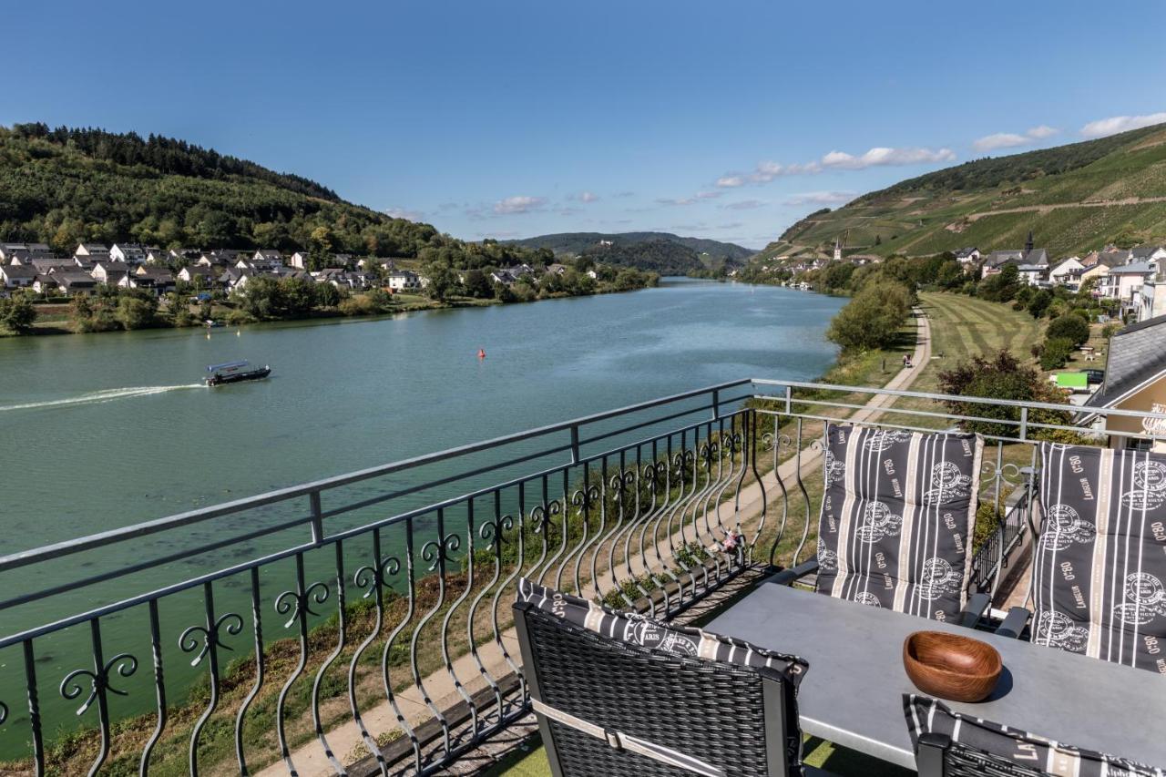 Hotel Garni "Cafe Im Hamm" ツェル・アン・デル・モーゼル エクステリア 写真